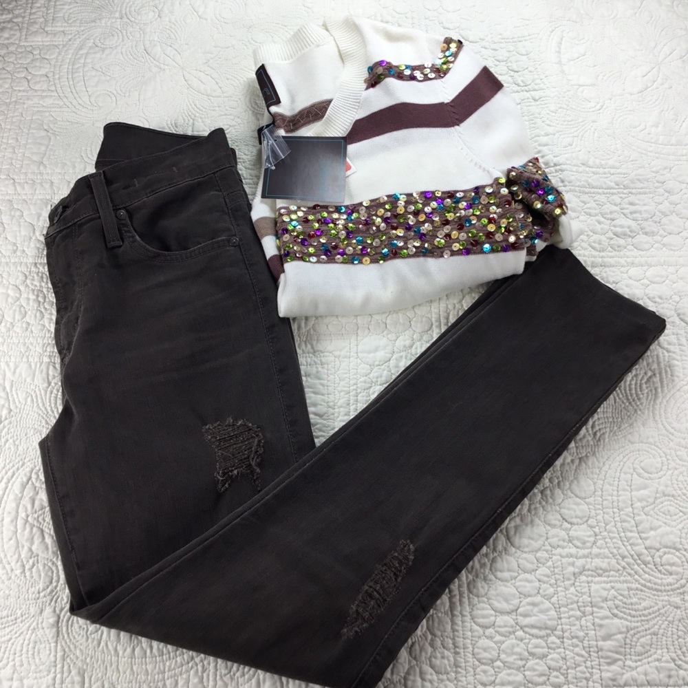 James‎ Jeans Twiggy. Distressed Brown Size 26.